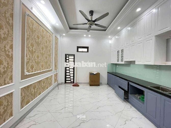 BÁN NHÀ ĐẸP 4 TẦNG 71m² – PHỐ CHU HUY MÂN, LONG BIÊN – GIÁ 8,X TỶ