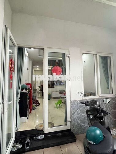 Cho thuê nhà 4 tầng Full nội thất hẻm Quốc Lộ 1A, Đông Hưng Thuận