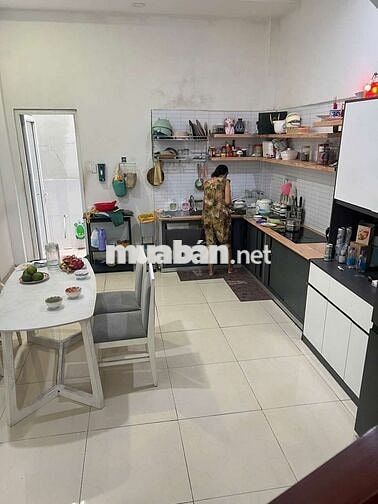Cho thuê nhà 4 tầng Full nội thất hẻm Quốc Lộ 1A, Đông Hưng Thuận