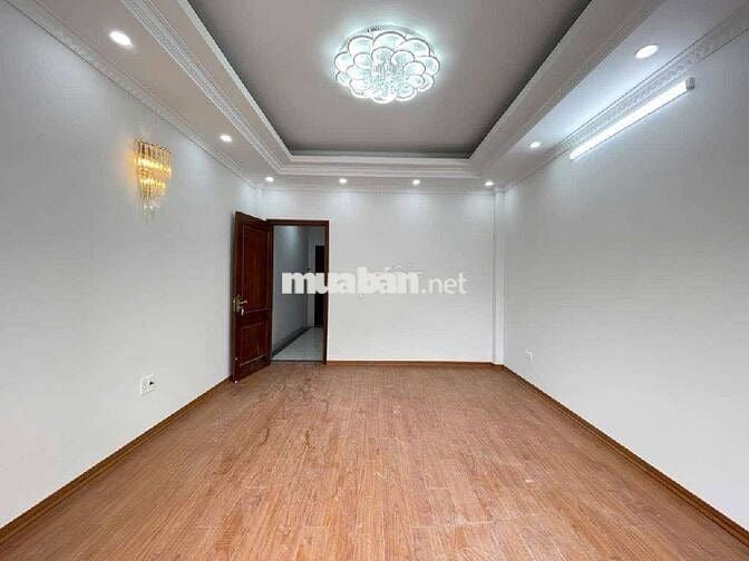 BÁN NHÀ ĐẸP 4 TẦNG 71m² – PHỐ CHU HUY MÂN, LONG BIÊN – GIÁ 8,X TỶ