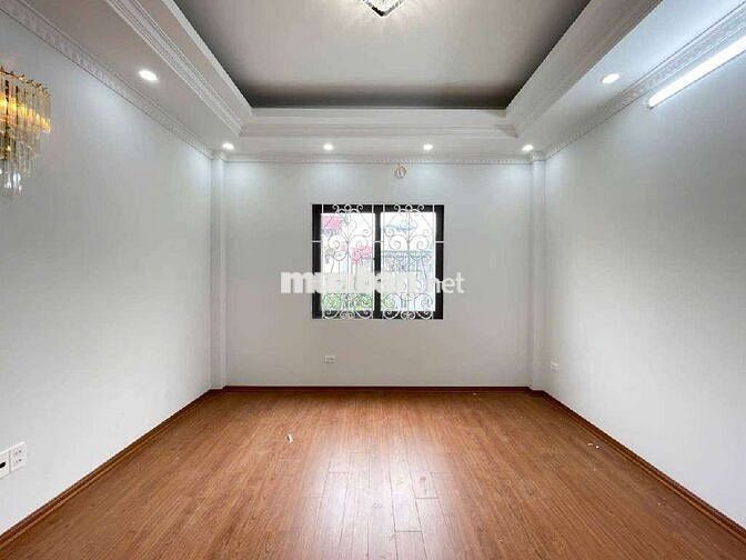 BÁN NHÀ ĐẸP 4 TẦNG 71m² – PHỐ CHU HUY MÂN, LONG BIÊN – GIÁ 8,X TỶ