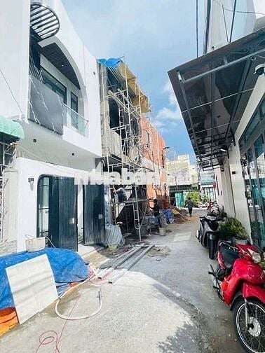 NHÀ XÂY MỚI - HẺM 192 NGUYỄN THÔNG