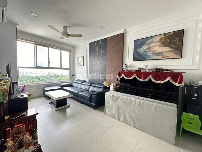 Bán gấp căn hộ Garden Gate-Hoàng Minh Giám,Phú Nhuận. 75m2 giá 2tỷ250