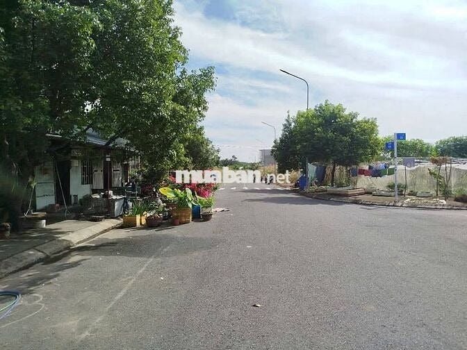 BÁN GẤP LÔ ĐẤT GIÁ NGỘP SỔ RIÊNG NGAY ĐƯỜNG N3 VĨNH TÂN TÂN UYÊN