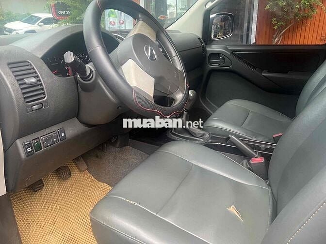 Nissan Navara 2011 2.5 MT - 200000 km