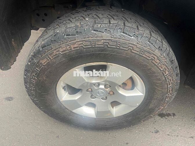 Nissan Navara 2011 2.5 MT - 200000 km