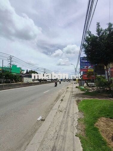 🏭 BÁN XƯỞNG MẶT TIỀN QUỐC LỘ 1A – BẾN LỨC, LONG AN

📍