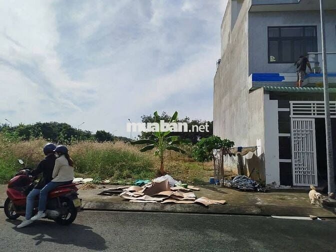 BÁN GẤP LÔ ĐẤT GIÁ NGỘP SỔ RIÊNG NGAY ĐƯỜNG N3 VĨNH TÂN TÂN UYÊN