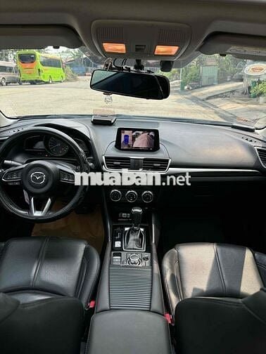 Mazda 3 2018 1.5 AT Sedan - 36000 km