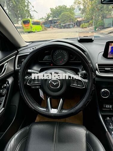 Mazda 3 2018 1.5 AT Sedan - 36000 km