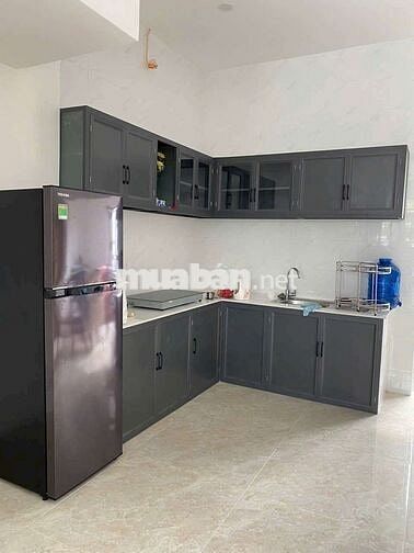 Cho thuê nhà 2 lầu 4PN full nội thất 13tr phường uyên hưng tân uyên
