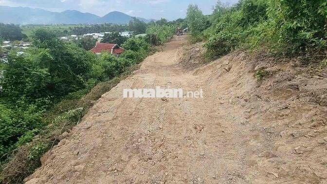 Đất gần suối Đỗ ở xã Diên Toàn