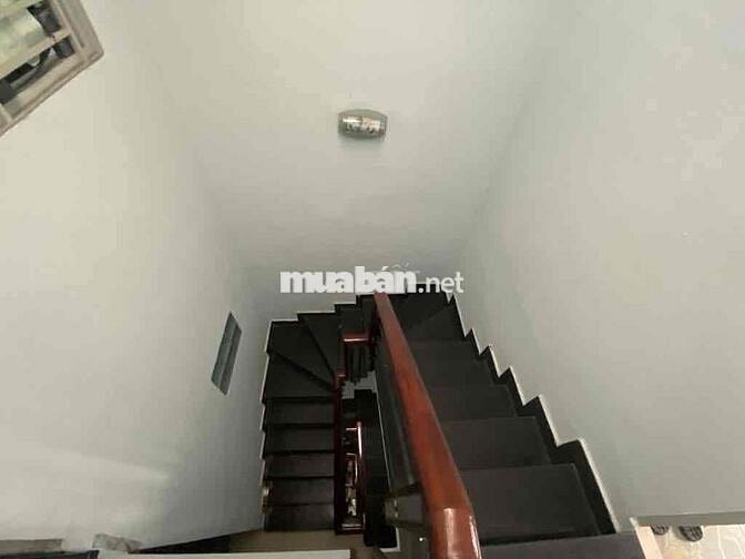 Giảm 600 tr, Bán gấp nhà khu Đồng Đen, Tân Bình