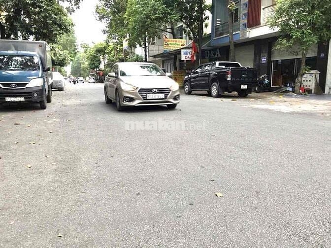 BÁN NHÀ KHU NHÀ MÁY TOA XE - DĨ AN