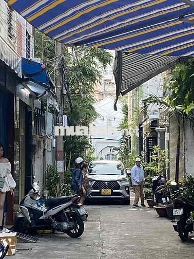 Giảm 600 tr, Bán gấp nhà khu Đồng Đen, Tân Bình