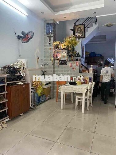 Giảm 600 tr, Bán gấp nhà khu Đồng Đen, Tân Bình