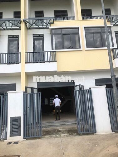BÁN NHÀ PHỐ TRONG KCN PHƯỚC ĐÔNG TRẢNG BÀNG ,TÂY NINH 1,3 TỶ SHR
