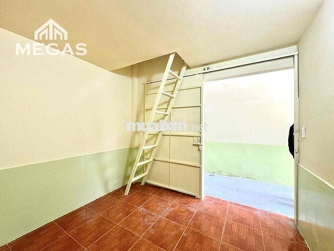 NNC 1 TRỆT + 1 LẦU CÓ BAN CÔNG, CỬA VÂN TAY - CAMERA AN NINH 24/24