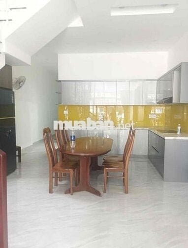 Bán nhà vip Đông Nam gần chợ Hoà Xuân
