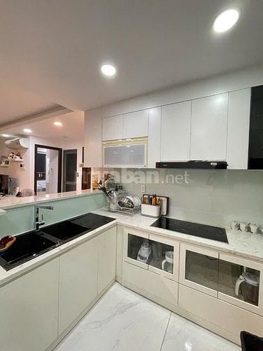 Căn hộ Gold View 2PN view đẹp, nội thất cao cấp, chỉ 20tr/tháng