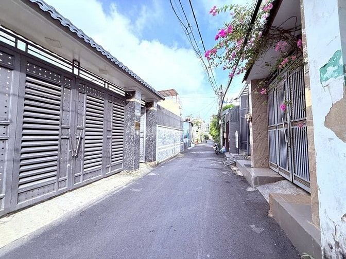 4×19 hẻm xe hơi thông nhà cũ tiện xây mới khu dân cư xây được 5 tầng