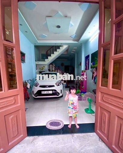 Nhà mới sạch sẽ.1 lầu 2 phòng.có thể đậu xe hơi