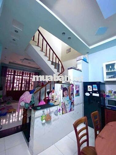 Nhà mới sạch sẽ.1 lầu 2 phòng.có thể đậu xe hơi