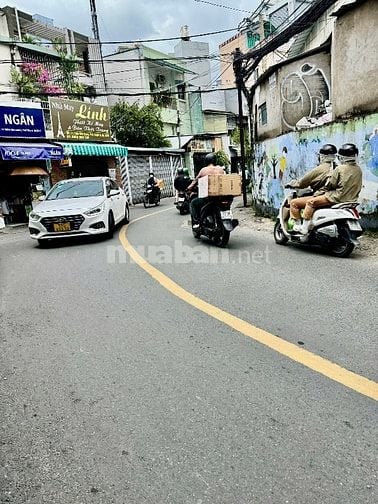 Bán nhà hẻm 11 Trần Văn Đang, ngay Ga Sài Gòn 