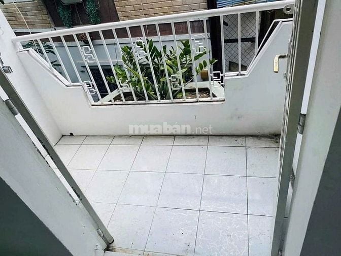 Bán nhà hẻm 11 Trần Văn Đang, ngay Ga Sài Gòn 
