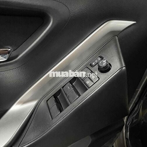 Toyota Innova Cross 2025 giá tốt-Hỗ trợ trả góp