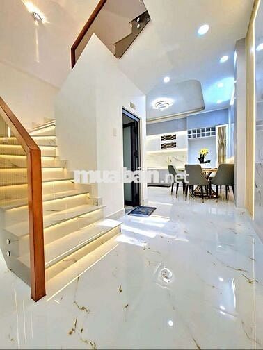 Nhà sổ hồng riêng 1 triệt, 2 lầu,