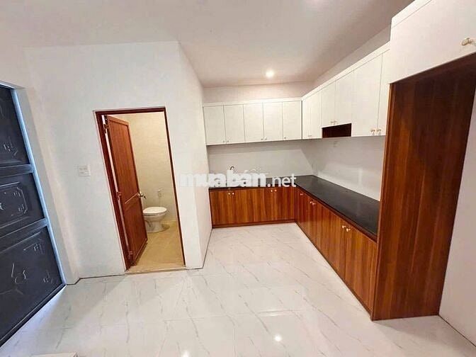 - CHỦ NHƯỜNG LẠI CĂN NHÀ Ở XUÂN THỚI SƠN HÓC MÔN 900TR SHR( 5x16)