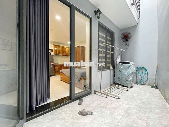 Căn hộ ngay quận 1, bancol view siêu chill, gần UEH, Đại học Hoa Sen