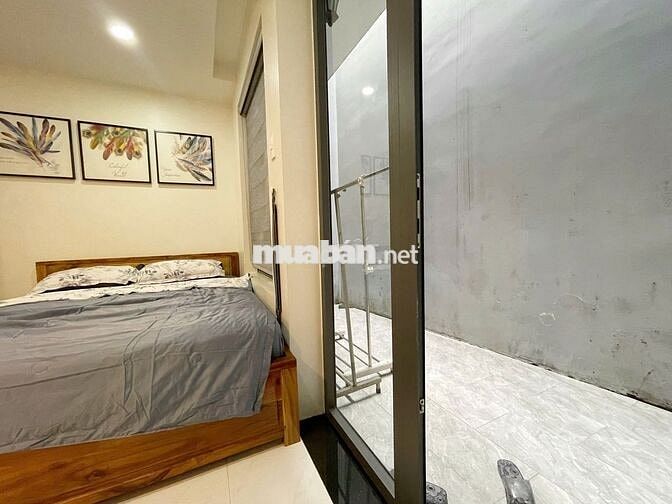 Căn hộ ngay quận 1, bancol view siêu chill, gần UEH, Đại học Hoa Sen