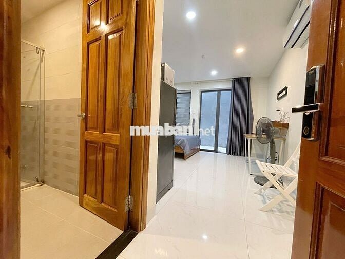 Căn hộ ngay quận 1, bancol view siêu chill, gần UEH, Đại học Hoa Sen