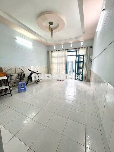 Cần bán gấp căn nhà 1/ Đ. Lê Lợi, Tân Hiệp, Hóc Môn 87m2 SHR giá 880tr