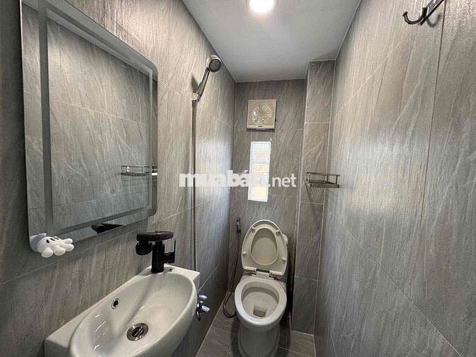CHO NỮ THUÊ PHÒNG FULL NỘI THẤT MỚI QUẬN 4
