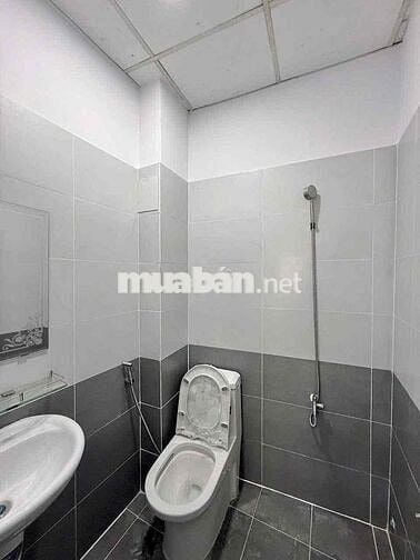 RẺ NHẤT THỊ TRƯỜNG, NHÀ 1 TRỆT+ 1 LỬNG, SHR giá 3.3tỷ