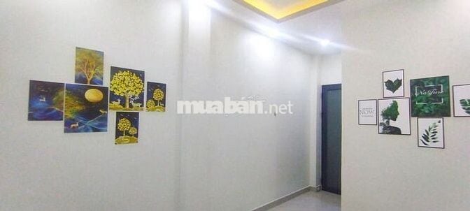 Phòng trọ đẹp mới xây, giá *** Quận 3, 23m2