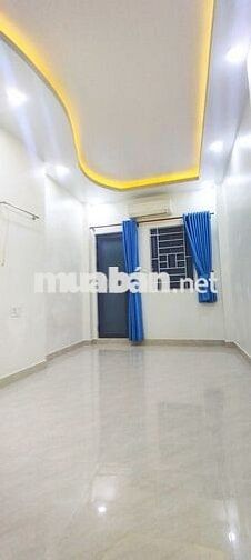 Phòng trọ đẹp mới xây, giá *** Quận 3, 23m2