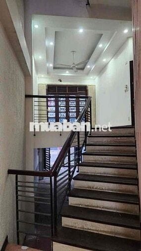 NHÀ HXH- THÂN NHÂN TRUNG- P13- Q.TB- NỘI THẤT GỖ CẨM LAI- NGANG 4.6M-