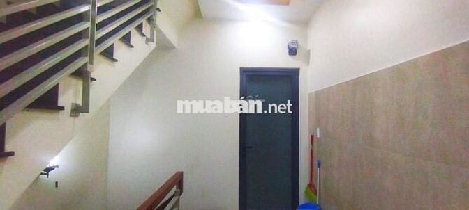Phòng trọ đẹp mới xây, giá *** Quận 3, 23m2