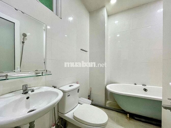 Căn hộ dịch vụ cửa sổ, ban công siêu rẻ ngay chân Cầu Thủ Thiêm