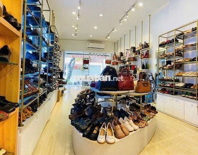 Cho thuê mặt tiền Phan Xích Long. Ngang 4.5m, thiết kế sang, nhà mới