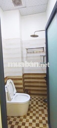 Phòng trọ đẹp mới xây, giá *** Quận 3, 23m2