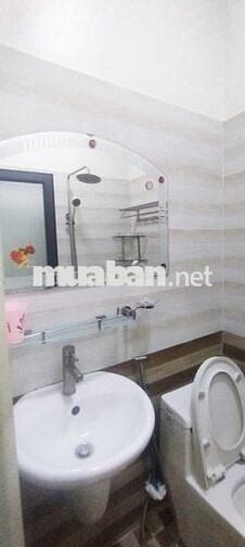 Phòng trọ đẹp mới xây, giá *** Quận 3, 23m2