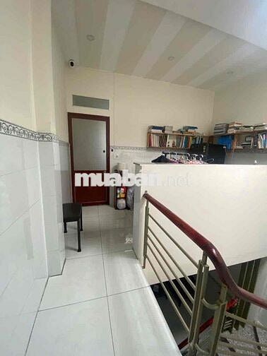 bán gấp nhà 1/ chế lan viên HXH quay đầu