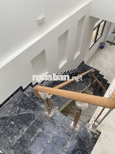 Cần tiền nên bán gấp căn nhà mới xây xong.Trả trước 400tr nhận nhà