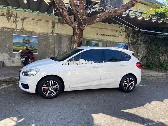 BMW 218i may 1.5 turbo 2014 - 110000 km