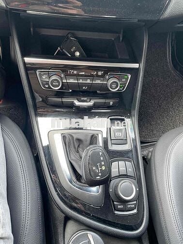 BMW 218i may 1.5 turbo 2014 - 110000 km